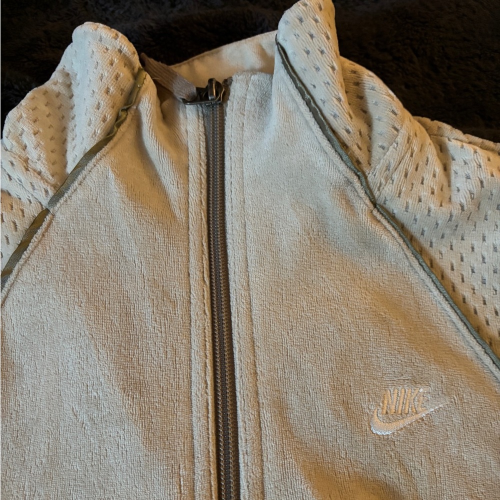 Zip up